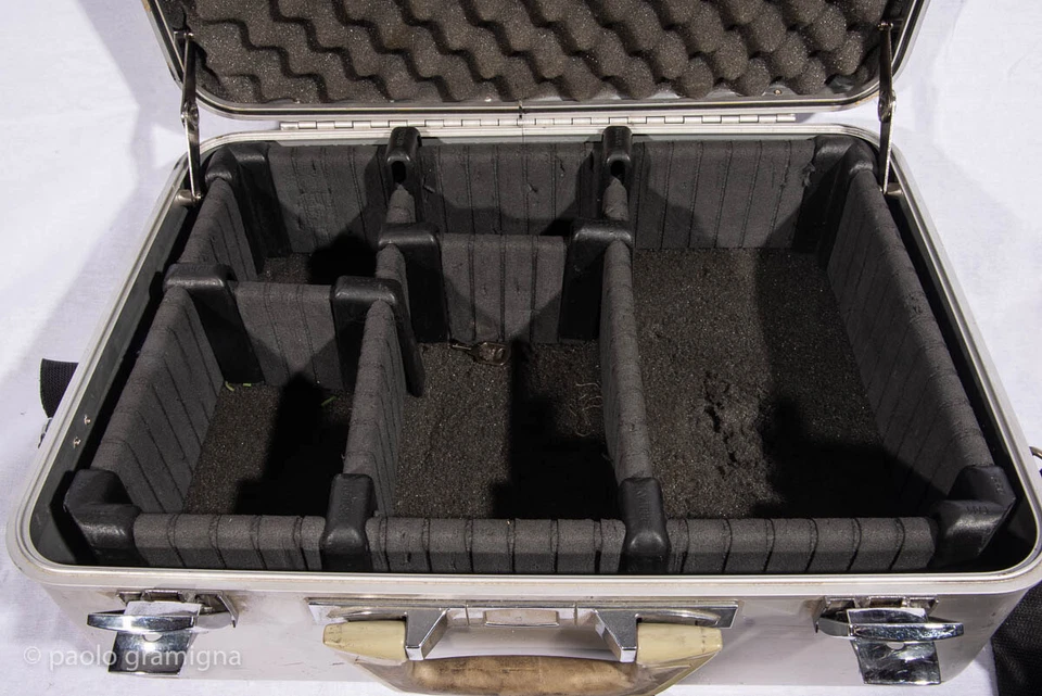 Mamiya Original Vintage Aluminum Camera Case Professional VERY RARE - Image 4 of 4