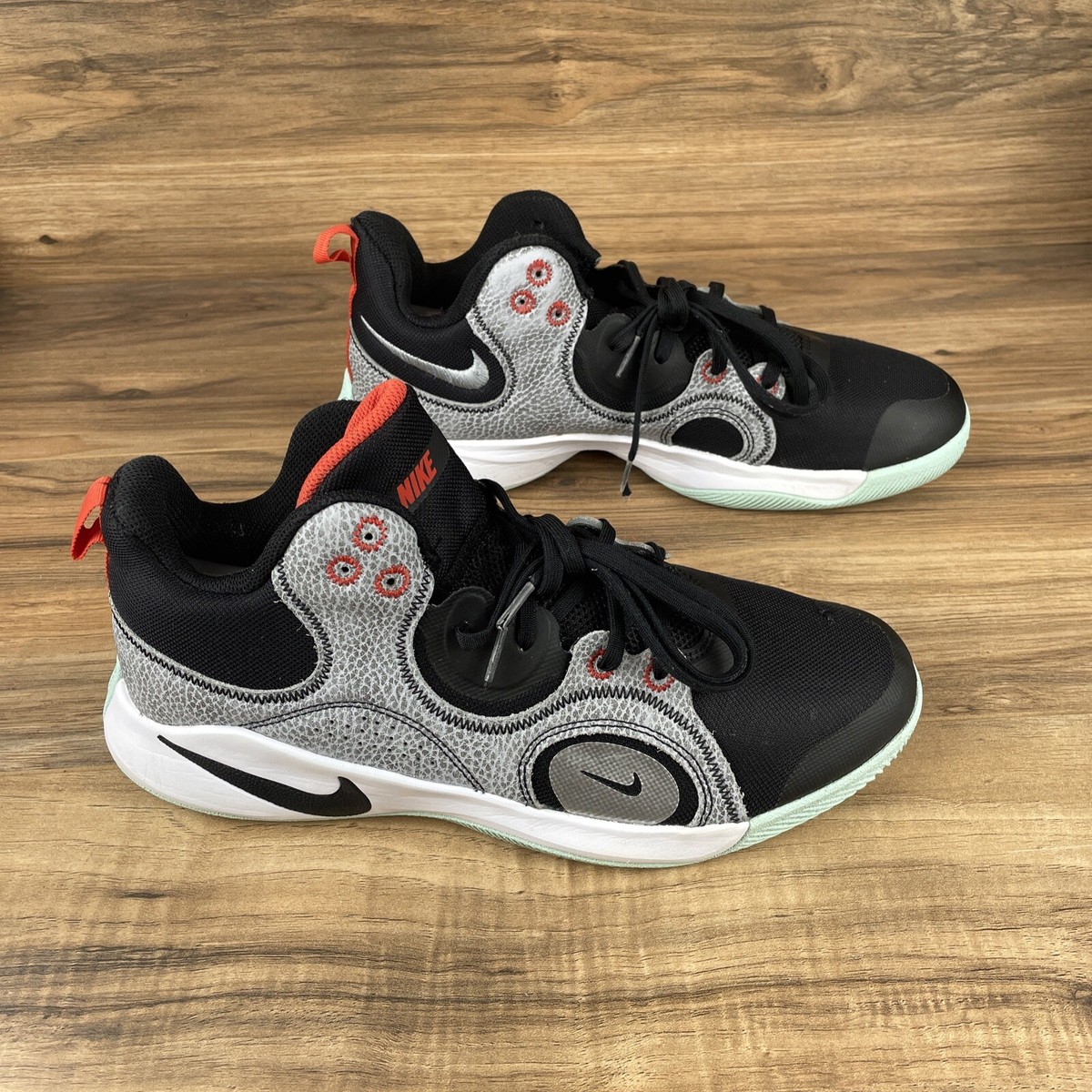 Nike Size 10 Men's FLY.BY MID 2 Black Wolf Grey.CU3503-002