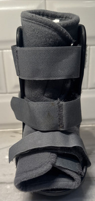 Breg Mini Walker Boot Nylon Size 5-6 Small Item 77032 Black Gray Kids