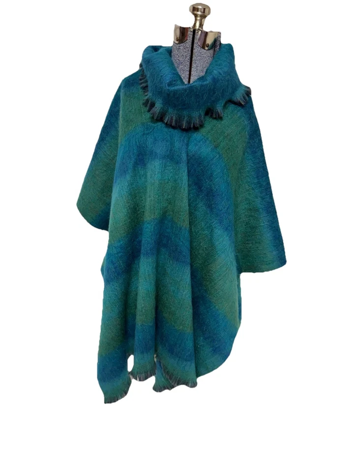 Poncho de Alpaca Talla Única Para Todos Gran Tamaño Lana de Alpaca Boho Acogedor Hecho en Ecuador Foto 4 de 4