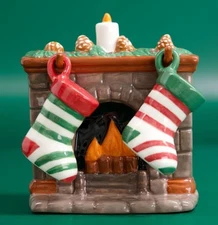 Cracker Barrel's Exclusive Stockings On Fireplace Salt & Pepper Shakers