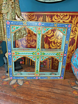 VINTAGE INDISCHES HANDBEMALTES VIER BOGEN HOLZ TEMPEL REGAL