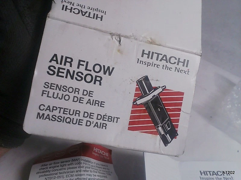 Sensor de flujo de aire másico Hitachi Nissan OEM 2011-2012 Sentra Máxima Cube Pathfinder Foto 3 de 4