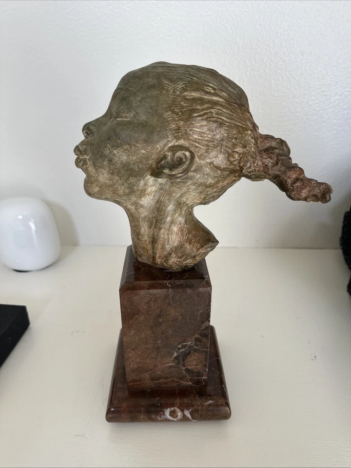 Escultura de Richard Macdonald Kiss Foto 3 de 3