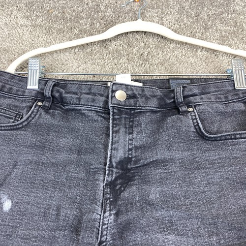 H&M Denim Cuffed Short Women's Size 10 Black Mid Rise Medium Wash 5-Pocket - Picture 2 of 12