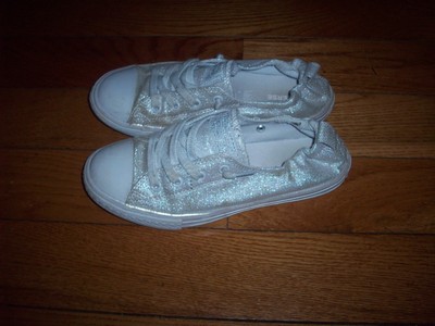 silver converse size 4
