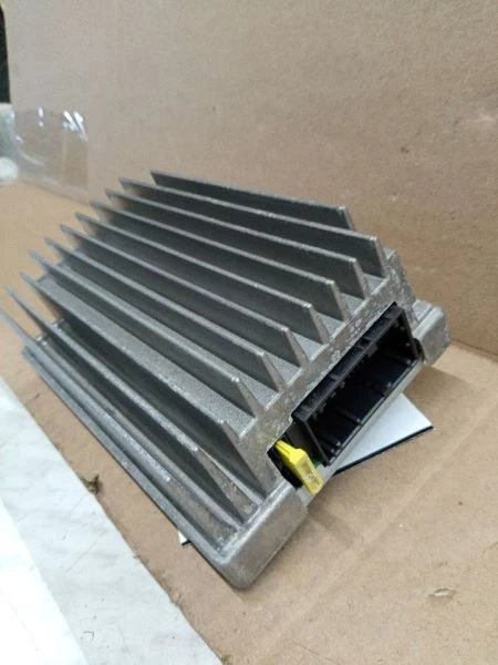 BMW X5 2010 AMPLIFICADOR HIFI 65,12 9 197 002 Foto 2 de 4