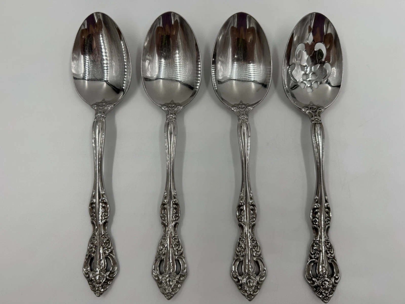 4 Serving Spoons (1 Slotted) Oneida CUBE MICHELANGELO Glossy Stainless Flatware
Opens in a new windo
