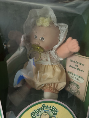 Cabbage Patch Kids 16'' Blonde Curly Hair Brown Eyes Doll w/ Box & Papers
