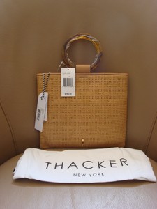 thacker le pouch