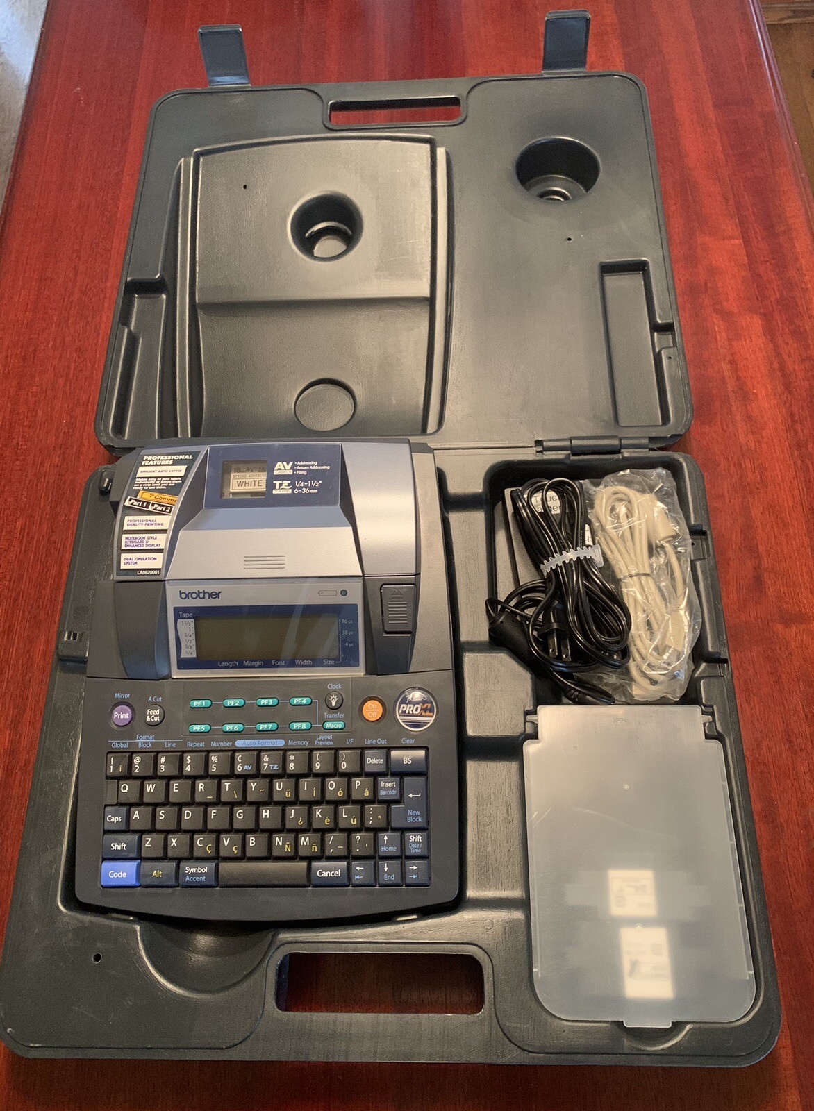 Brother PT9600 PTouch Pro XL Electronic Labeling System w Hard Case