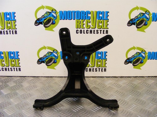 Suzuki GSXR 600 SRAD Fairing Mount Front Bracket 1997 to 2000 GSXR600 B271