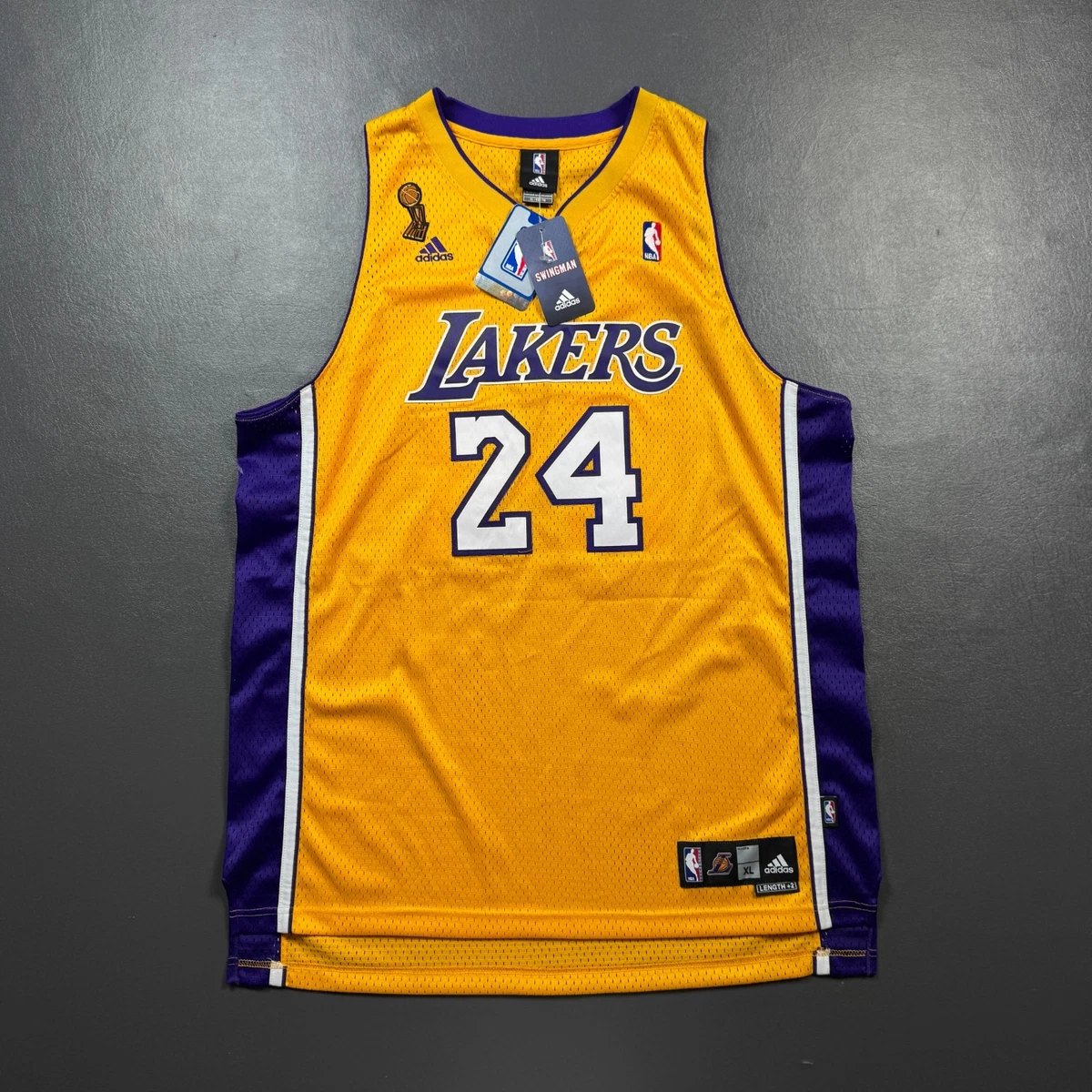 Preços baixos em Adidas Kobe Bryant Los Angeles Lakers Roupas e
