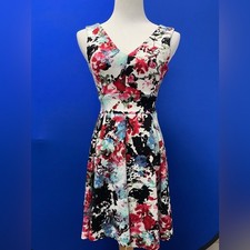 Haute Monde sexy v neck line floral mini dress S