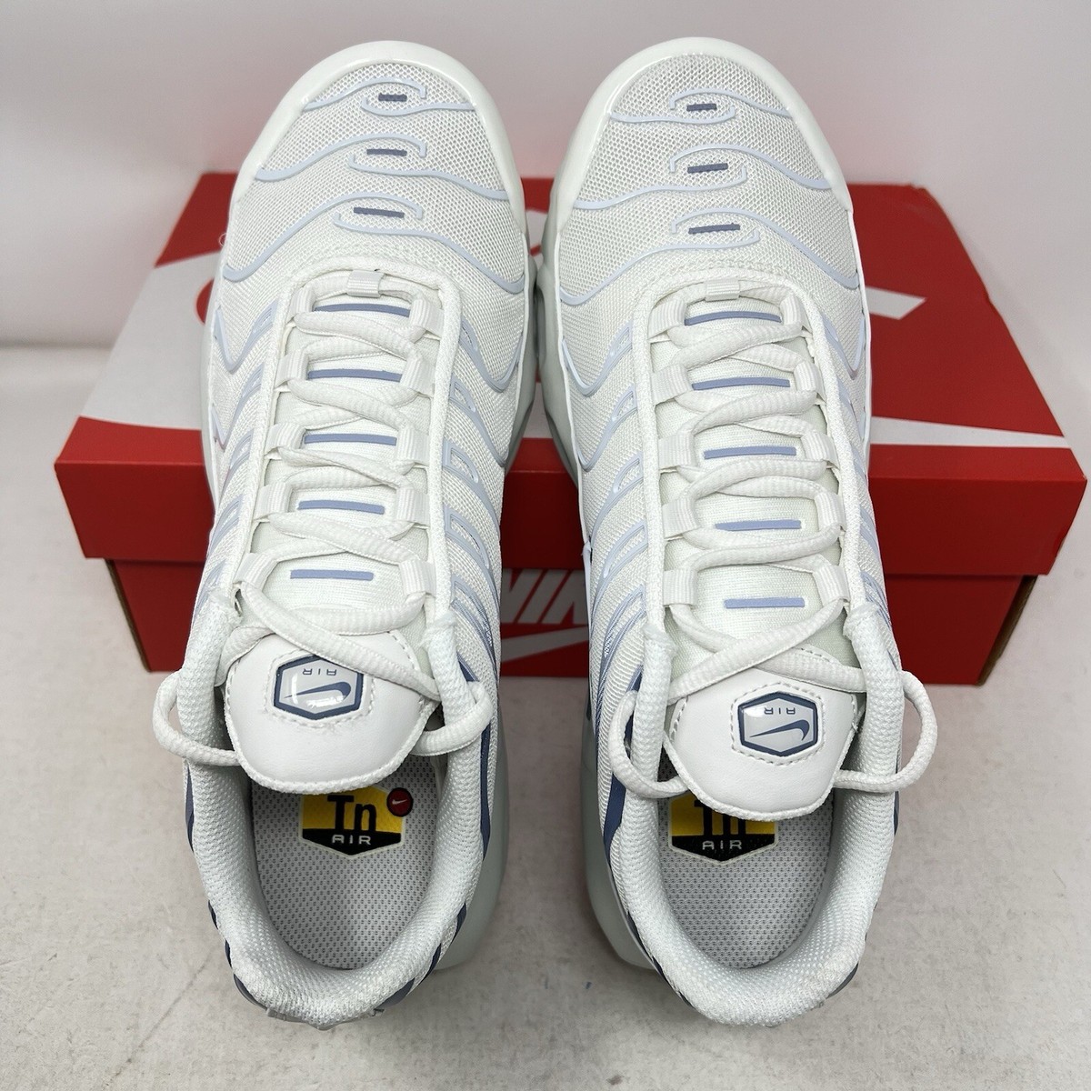ナイキ　スニーカー　エア マックス プラス　DZ3671-104 Nike Air Max Plus Ashen Slate White Blue Sneakers Retro