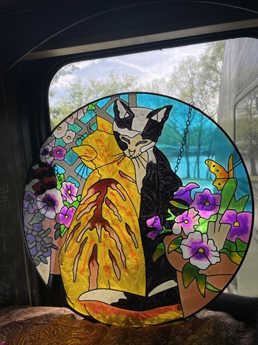Lio's Art Stained Glass Window Hanging 15" Round Cats Suncatcher NEW in Box