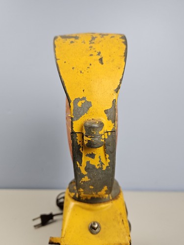 Vintage Dietz 665 Visi-Flash Construction Caution Light Converted to A/C Power - Picture 13 of 20