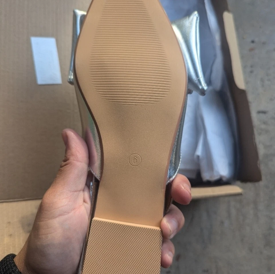 Karen Millen detalhe de arco liso prata tamanho 6 - Imagem 2 de 4