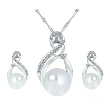 NEW WOMEN'S ELEGANT SILVER-TONE RHINESTONE FAUX PEARL EARRING AND NECKLACE SET