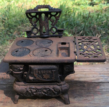 Crescent Vintage Cast Iron Miniature Toy Stove Range 4 Burner Lids Side Shelf