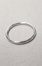 Sterling Silver 1.4g Simple 1mm Ring sz 9.5