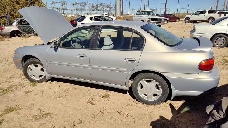 Chevy Malibu 2000 2001 2002 2003 colector de admisión inferior OEM 3,1 L 12590280 Foto 4 de 4