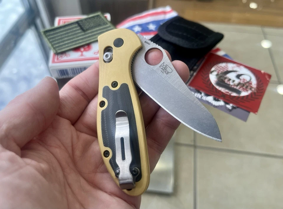 Mini Griptilian 556 Benchmade GORGEOUS Gold CUSTOM CF 1/1 Luxury Mod Class - Image 2 of 4