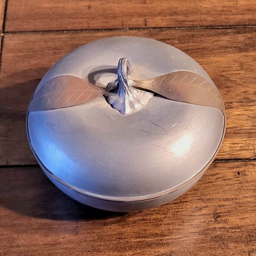 Apple Shaped Metal Toned Trinket Box with Gold-Colored Leaves, Vintage - Picture 3 of 7