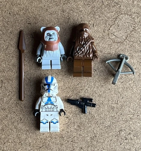 Lot 3 Lego Star Wars Mini figs, Chewbacca, Ewok, Clone Trooper. Accessories