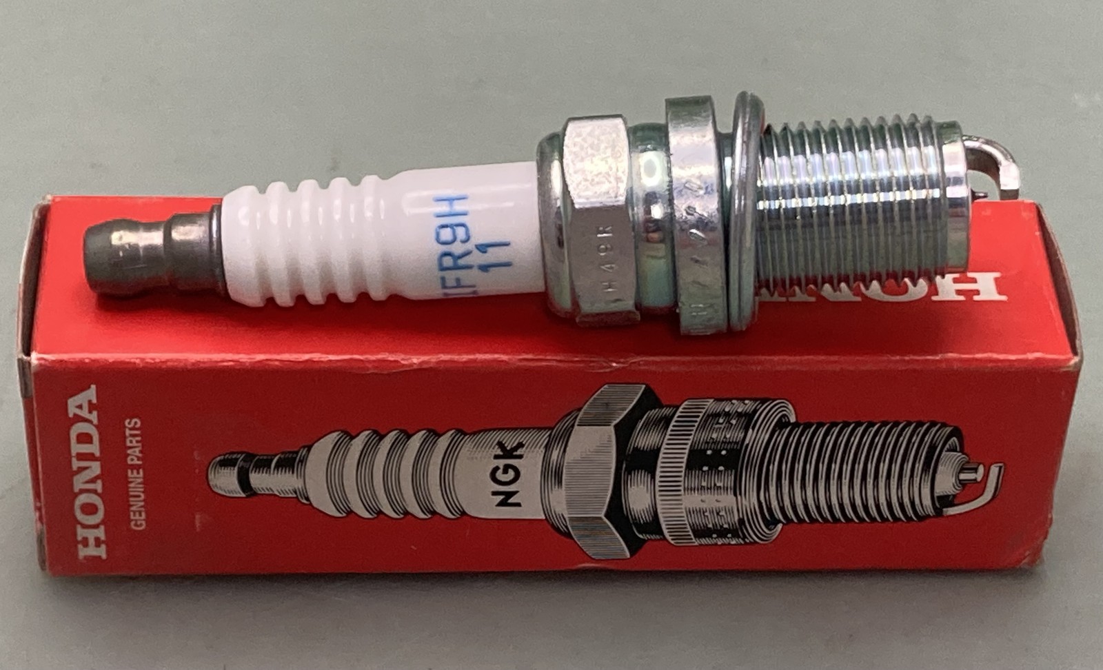 New Genuine Honda 31919-MEB-671 Spark Plug IFR9H11 31919-MEB-672, 98079-5915U