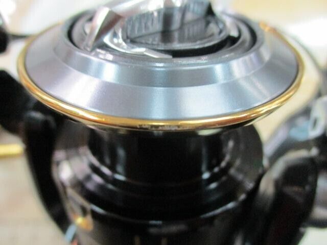 SHIMANO 13 Vanquish Limited Edition 4000XG Spinning Reel SHIMANO 13 Vanquish Limited Edition 4000XG Spinning Reel