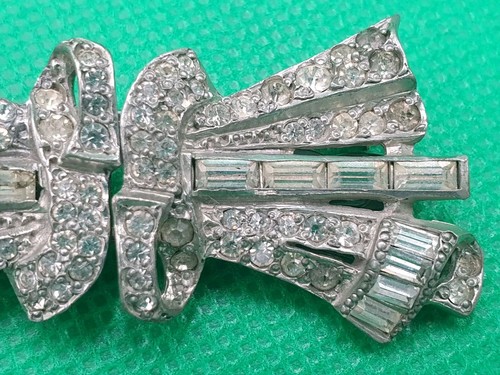 1930s-40s Silver & Paste Brooch That Breaks into Two Clips - Picture 4 of 9