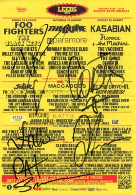 FOO FIGHTERS SIGNED  GROHL SMEAR MENDEL SHIFLETT HAWKINS LEEDS FESTIVAL FLYER