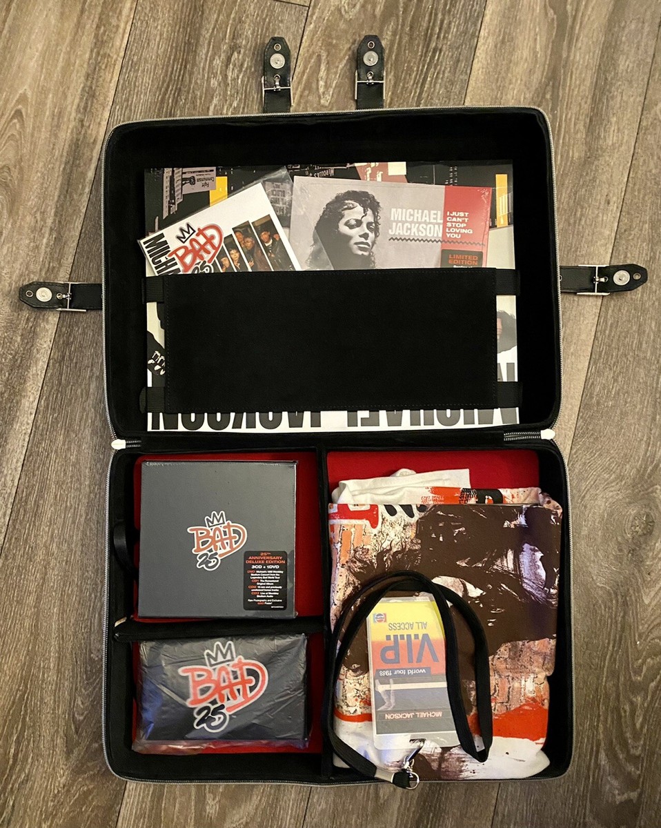 Michael Jackson / Bad 25 Deluxe Leather Case Box Set Michael Jackson / Bad 25 Deluxe Leather Case Box Set