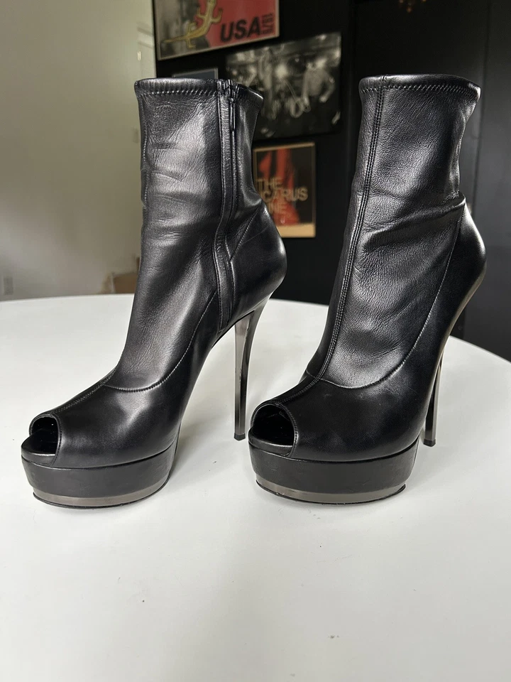 Botas GUCCI Stretch Napa Couro Peep Toe Stiletto Tamanho 39 / EUA 9-10 - Imagem 3 de 4