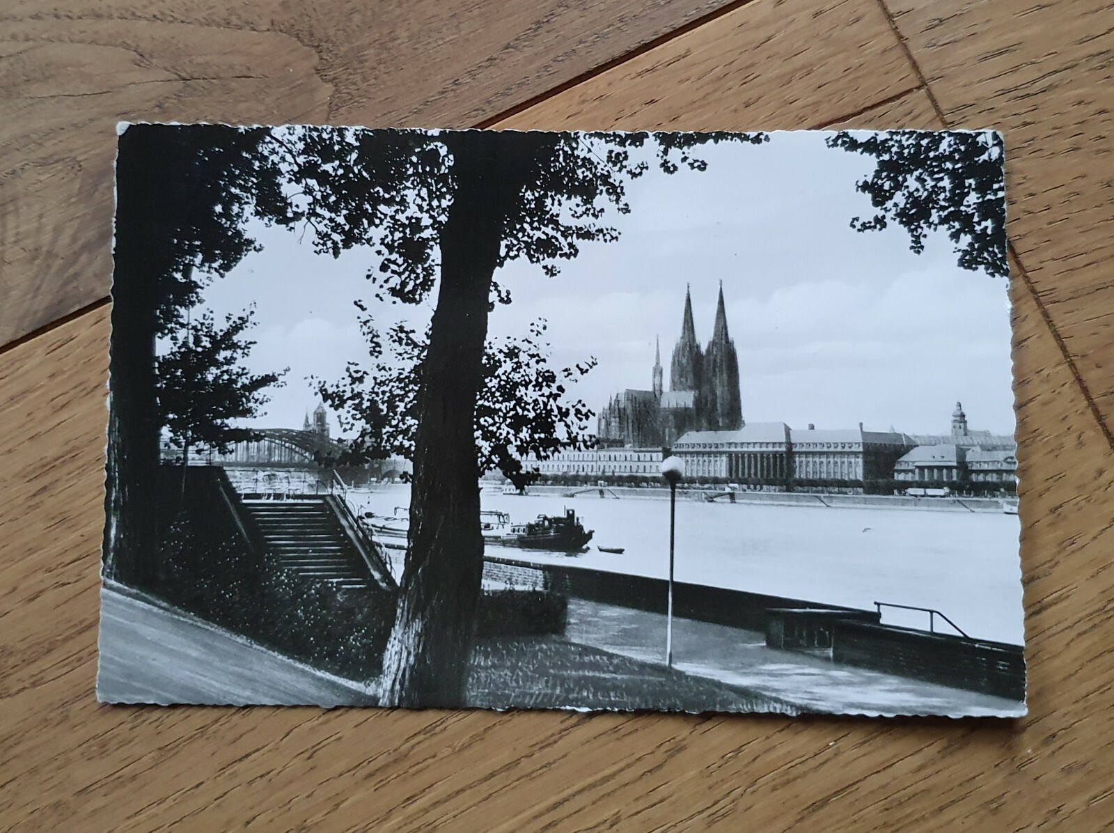 Bild 1 von 6