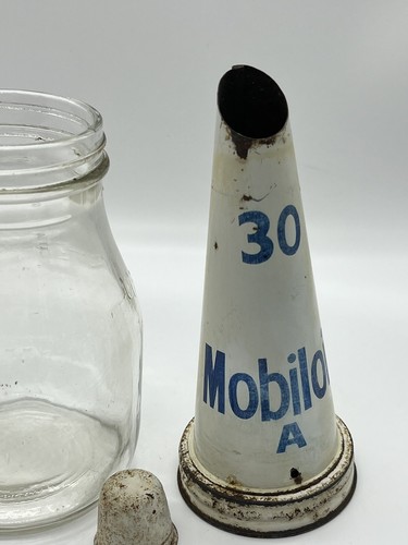 Vintage Mobiloil A 30 Oil Bottle Tin Top Pourer Pint Bottle - Picture 7 of 9