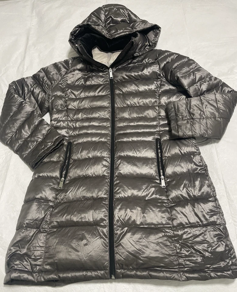 Abrigo Chaqueta Mujer L Andrew Marc Empacable Ligero Premium Plumón Gris Plateado Foto 2 de 4