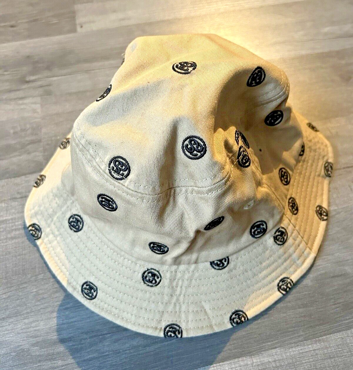 Stussy S/M Bucket Hat Repeat Logo Embroidered Y2K Beige Double S Stüssy Festival