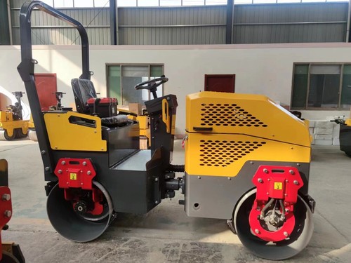 Industrial 2ton Driving Double Drums Asphalt Vibratory Road Roller - Picture 4 of 5