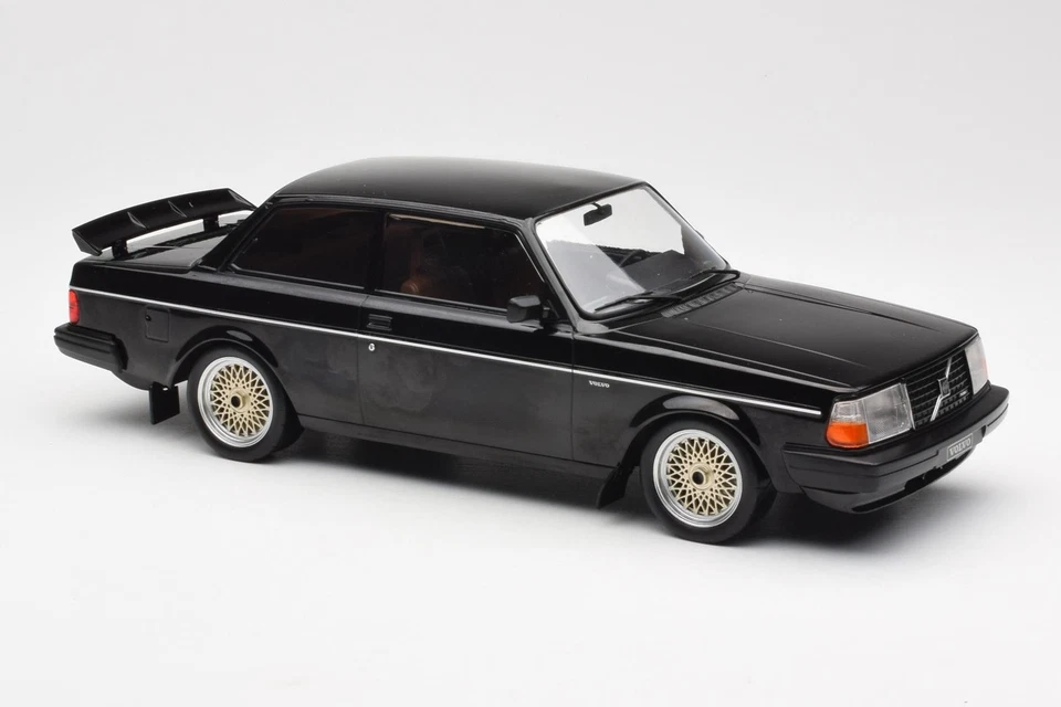 18CMC178 Volvo 240 Turbo Black Custom IXO 1/18 - Image 4 of 4