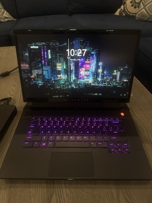 Alienware M17 R3 Gaming Laptop (RTX 2070 Super - i7-10750H - 32GB RAM - 1TB)