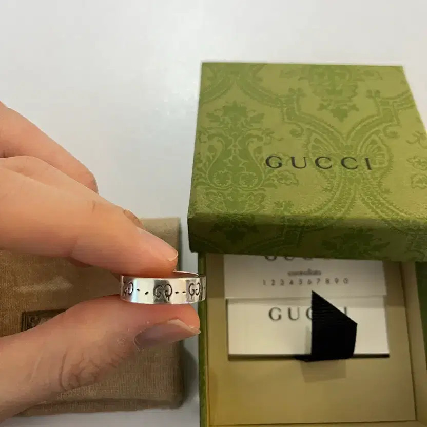 Gucci 6mm Silver Ghost Ring - Size 17, Glistening Silver Accessory