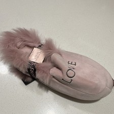 Victoria's Secret PINK LOVE Logo Faux Fur Slip-On Slippers Pink/Black L 9-10