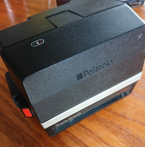 Vintage Polaroid Sun 600 LMS Instant Film Camera Works - Picture 2 of 9