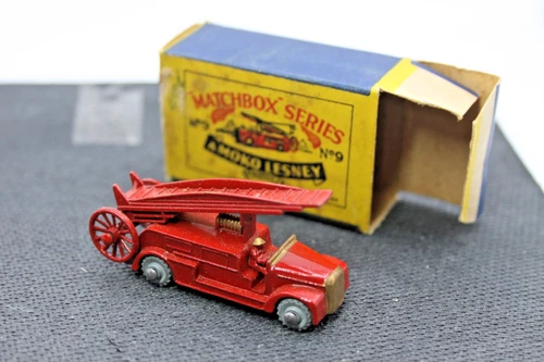 VINTAGE MATCHBOX LESNEY No. 9 MOKO Ladder Truck ORIGINAL BOX 1960's Mint Grade