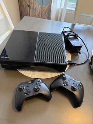 Microsoft Xbox One 500GB Gaming Console Black 2 Controllers Great Condition