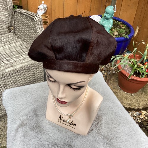 1960s Antique Fur Hat Looks Stunning - Picture 12 of 24