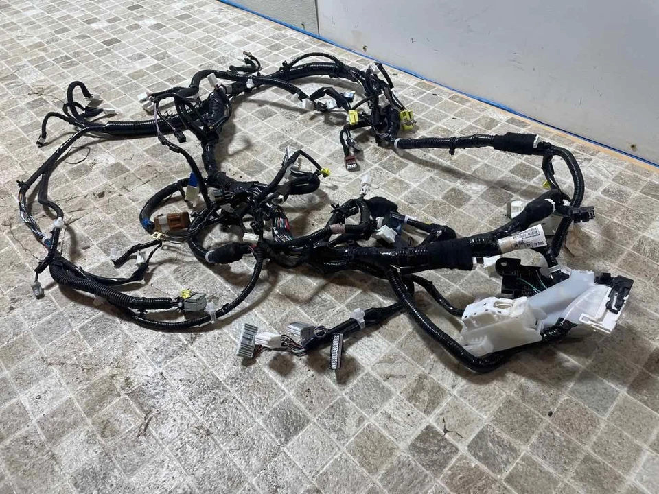 Arnés de cableado de panel de instrumentos para tablero Nissan VERSA 1,6 L SV 2020-2021 FABRICANTE DE EQUIPOS ORIGINALES Foto 2 de 4