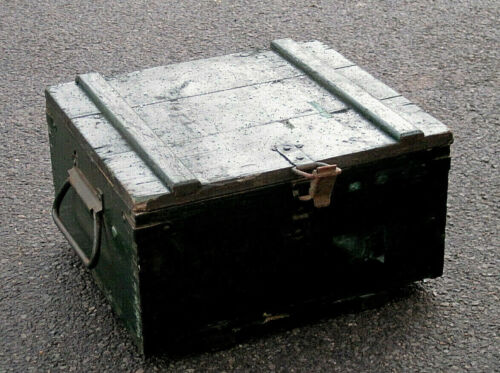 Boîte en bois coffre en bois tabouret table caisse à vin RDA NVA boîte à armes munitions NVA - Photo 1/6